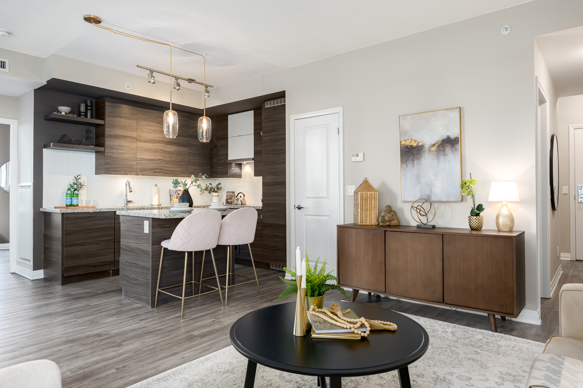 Kitchen & Living